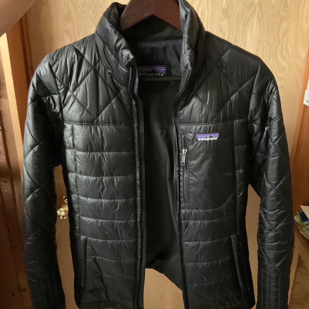 Patagonia women’s winter puffer jacket, black, extra small